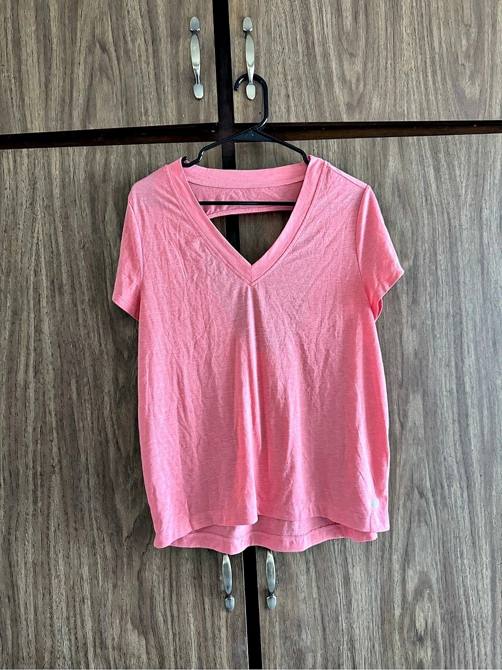 Bally Total Fitness Pink V-Neck Back Cutout Size Medium NWOT